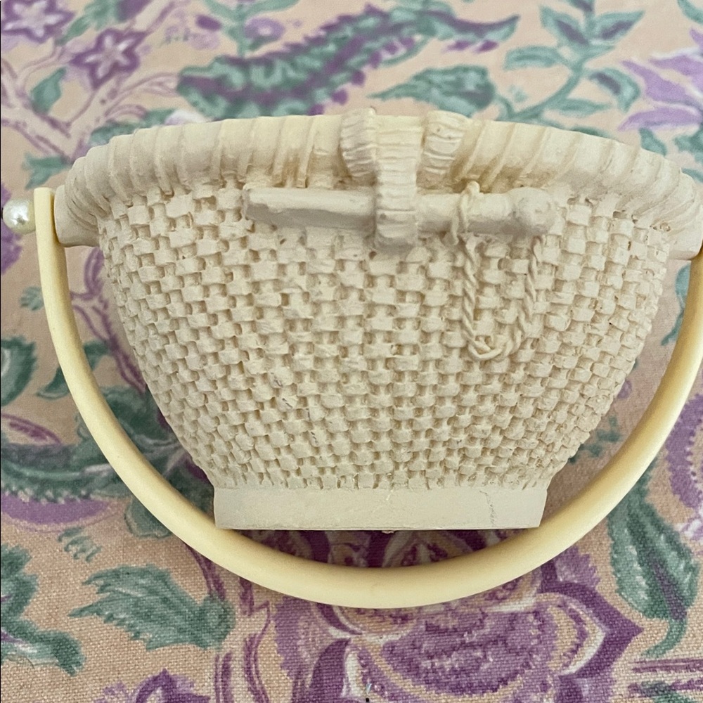 Chic Ivory Woven Basket with Handle - Picture 6 of 9